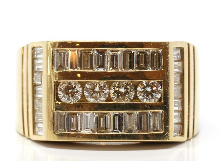 Diamond, 18k yellow gold ring
