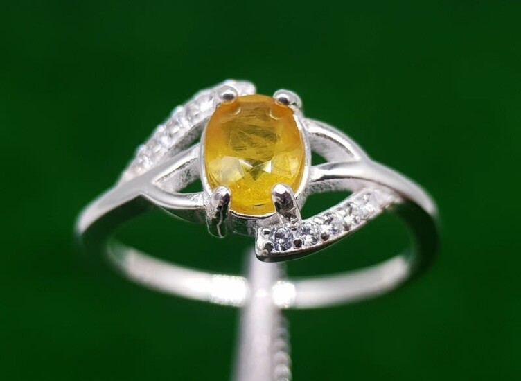 925 silver ring with yellow sapphire and zircons from Thailand