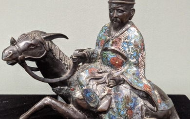 Bronze émaillé japonais du 19e siècle représentant un cavalier.