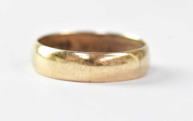 A 9ct yellow gold wedding band, size V, approx.4.1g.Condition Report...