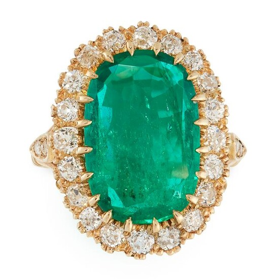 A COLOMBIAN EMERALD AND DIAMOND CLUSTER RING in yellow