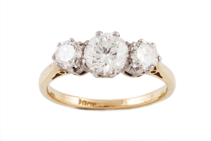 A DIAMOND THREE STONE RING, with diamonds of approx 1.77ct i...