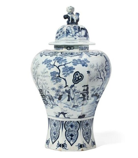 A Dutch Delft Chinoiserie decorated covered jar