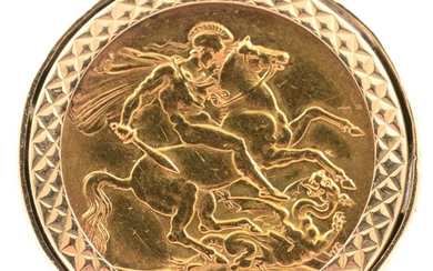 A Gold Full Sovereign Ring.