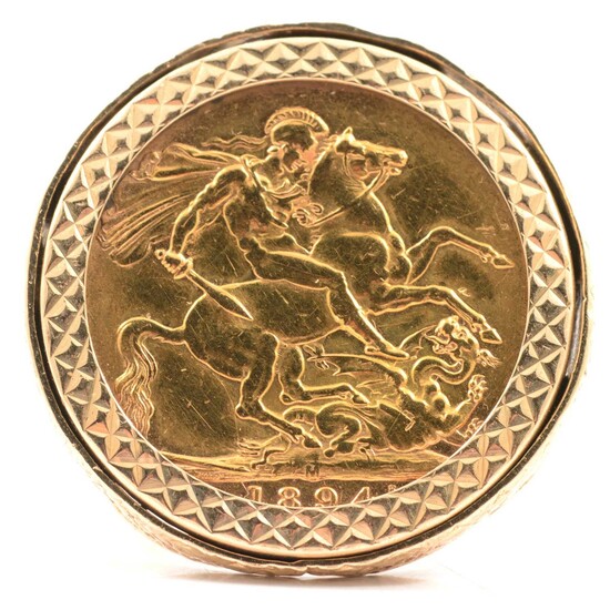 A Gold Full Sovereign Ring.