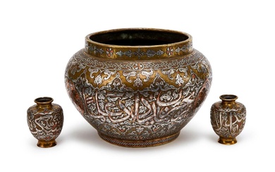 A LARGE MAMLUK REVIVAL SILVER & COPPER INLAID BOWL & TWO VASES, 20TH CENTURY