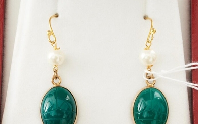 A PAIR OF GREEN AGATE SCARAB AND PEARL DROP EARRINGS, GOLD LINED, LENGTH 37MM, BOXED