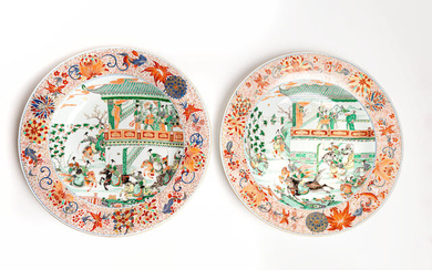 A PAIR OF LARGE VERTE-IMARI CHARGERS