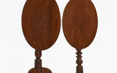 A PAIR OF PILLARBOARD/LAMP TABLE, mahogany, mahogany. England 20th century.