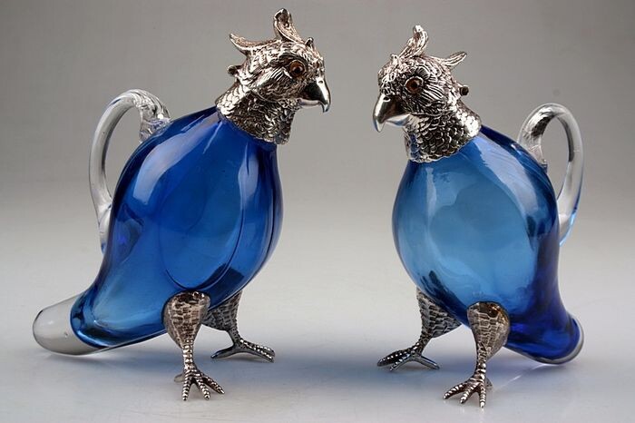 A Pair of Victorian Parrot Wine Decanters - Glass, Silver plated - First half 20th century