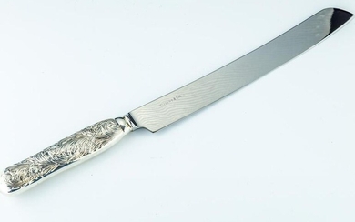 A STERLING SILVER CHALLAH KNIFE BY TIFFANY. New York