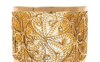 A Solid Filigree Yellow Gold Cuff in 18K