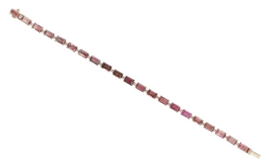 A TOURMALINE AND DIAMOND ARTICULATED BRACELET IN 18CT ROSE GOLD, COMPRISING TWENTY ONE RUBELLITE TOURMALINE TOTALLING 11.29CTS, SPAC...