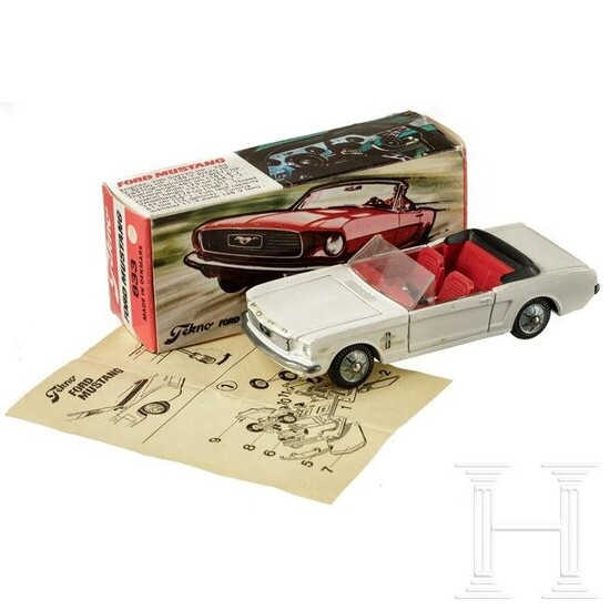 A Tekno Ford Mustang convertible No. 833, with