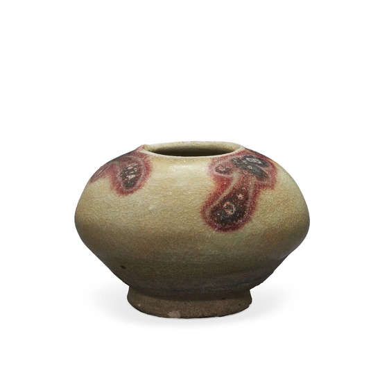 A VERY RARE UNDERGLAZED-DECORATED CHANGSHA JARLET CHINA, TANG DYNASTY (AD 618-907)