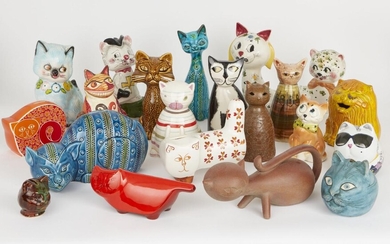 A collection of pottery cats modelled as money banks of factory manufacture and studio pottery design, tallest 26.5cm (lot)