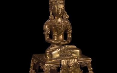 A gilt bronze figure of Amitayus 铜鎏金无量寿佛坐像 Qianlong period 清 乾隆