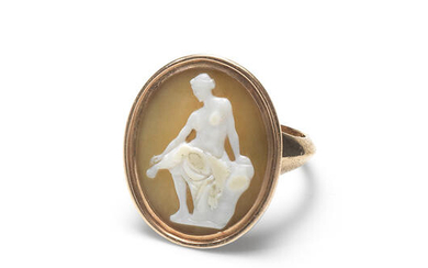 A hardstone cameo of a seated woman, 18th century