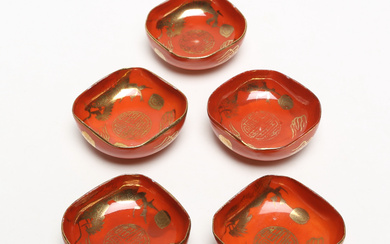 A set of 5 porcelain mini bowls, Eiraku, Japan, probably early 20th century.