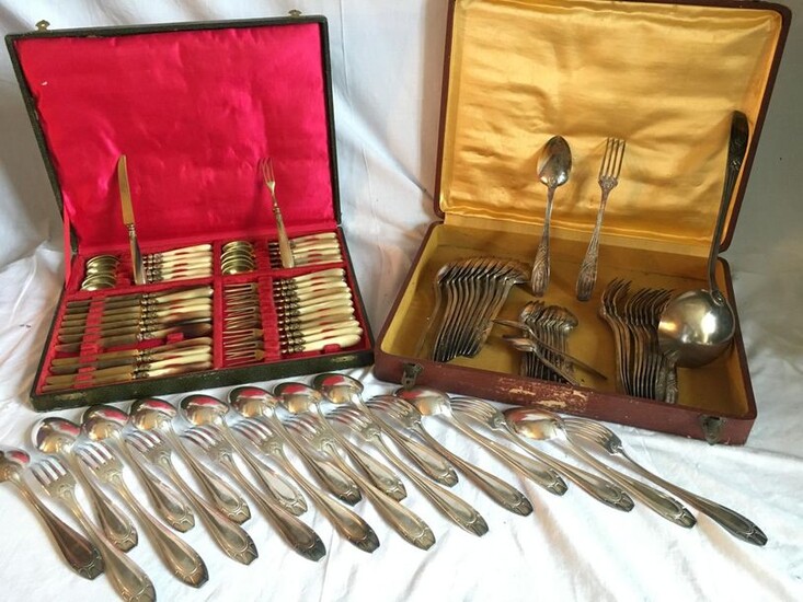 A silver plated metal lot comprising