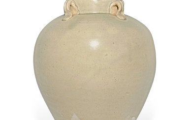 A white-glazed handled vase, Sui / Tang dynasty | 隋 / 唐 白釉四繫罐