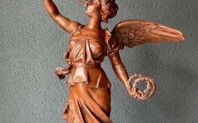 AJ. Scotte (1867 - 1925) - Sculpture, large winged female figure titled "Renommee" - 60 cm - Spelter, Wood - Early 20th century
