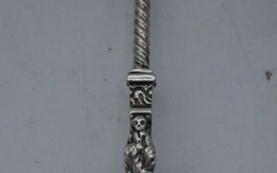 AN UNUSUAL VICTORIAN SILVER APOSTLE SPOON engraved with an owl perched upon a log. 40 grams. Sheffie