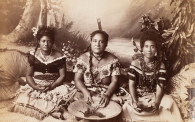 Alfred Burton (1833-1835 ?-1914). Mise en scène de femmes des îles Samoa préparant le kava....