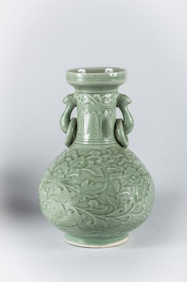 Arte Cinese A celadon porcelain vase China, early 20th