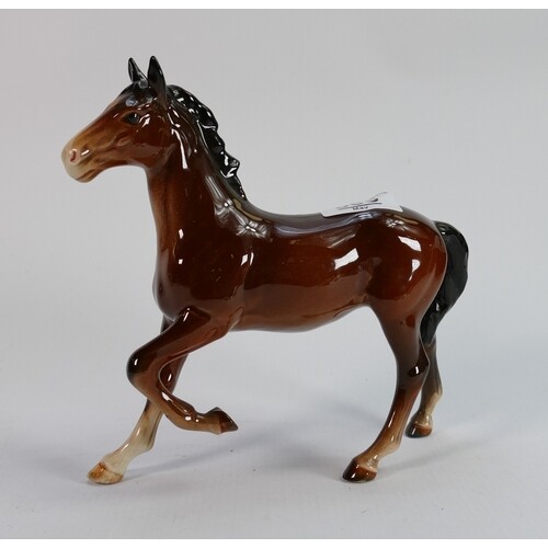 Beswick horse stocky jogging mare: 855 second version.