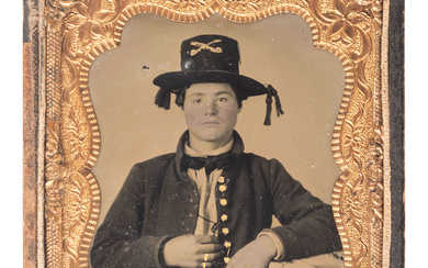 [CIVIL WAR]. Sixth plate ruby ambrotype of a young Union cavalryman from the western theater.