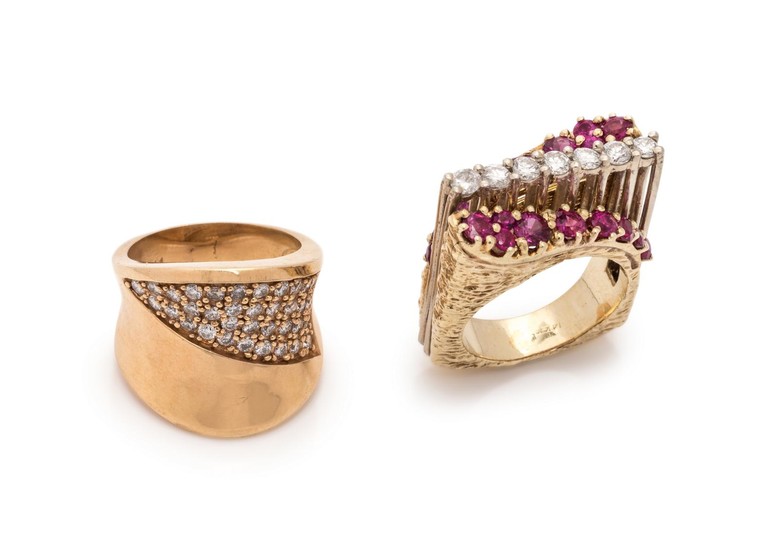 COLLECTION OF YELLOW GOLD, DIAMOND AND GEMSTONE RINGS