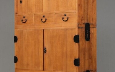 Cabinet, Isho Dansu - Wood, Metal - Fully restored and functional Japanese hinoki cypress cabinet of drawers (ishô dansu) in 3 sections. - Japan - Taishô period / Shôwa period