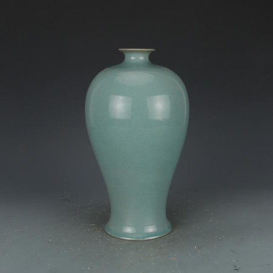 Chinese Ru kiln Porcelain Vase