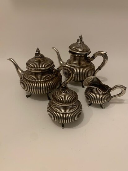 Coffee and tea service (4) - Silver - Italy - Late 19th century
