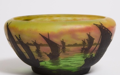 Daum Cameo Glass Marine Landscape Bowl, c.1910