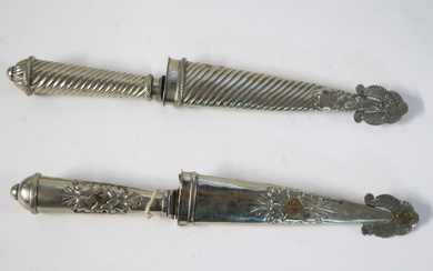 Deux couteaux Gaucho, Alapacca, Argentine, longueur maximale d'environ 27cm, ensemble