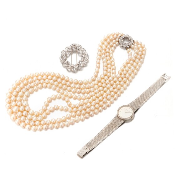 Diamond brooch, cultured pearls necklace and a Jaeger Le-Coultre wristwatch (Spilla in diamanti, collana con perle coltivate e orologio da polso firmato Jaeger Le-Coultre)