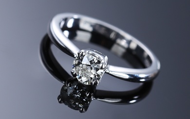 Diamond solitaire ring of 18 kt. white gold with old cut diamond of approx. 0.33 ct. London 2014