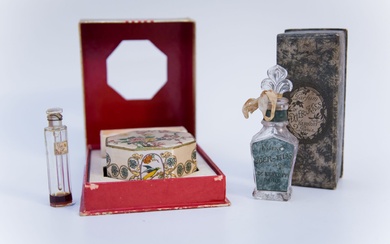 Divers Parfumeurs - (années 1900-1930) Lot comprenant: - un flacon carafon au bouchon fleur de...