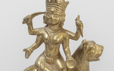 Durga su leone in bronzo dorato, India del Sud sec.XVIII h.cm.14