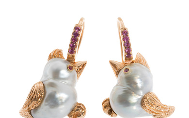 Earrings in gold, pearls and pink sapphires