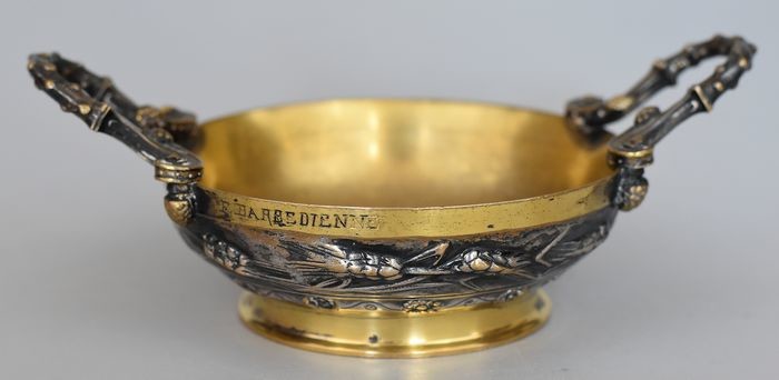 F. Barbedienne - Cup - Bronze double patina, gold and silver - Late 19th century