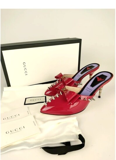GUCCI Patent leather sabot shoes