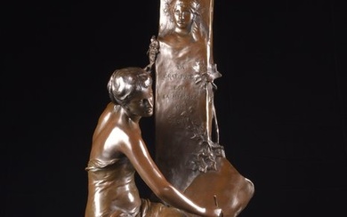 Gestempeld door E. COLIN & Cie in PARIS. - Sculpture, “Le souvenir”,, Een prachtige grote beeld van een zittende jonge dame aan het schrijven - 78 cm - Bronze (patinated)