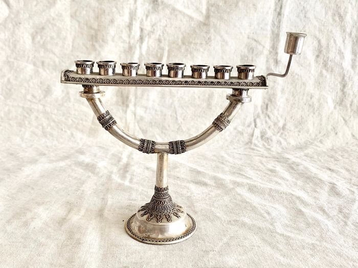 Judaica - A magnificent set of candlesticks for Shabbat + hanukah lamp for Jewish holiday- .925 silver - Bezalel academy of art and design- Israel - Mid 20th century