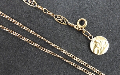 LOT en or jaune 18K (750 millièmes) : bracelet avec médaille et chaine. Poids :...