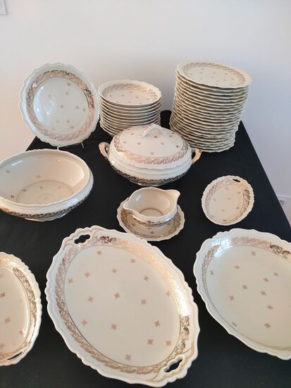 Limoges porcelain table service. Lucien MICHELAUD. (53) - Porcelain