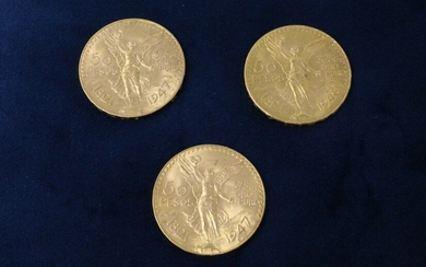 Lot de trois pièces en or de 50 pesos TTB...