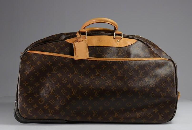 Louis Vuitton Travel bag with wheels perfect condition